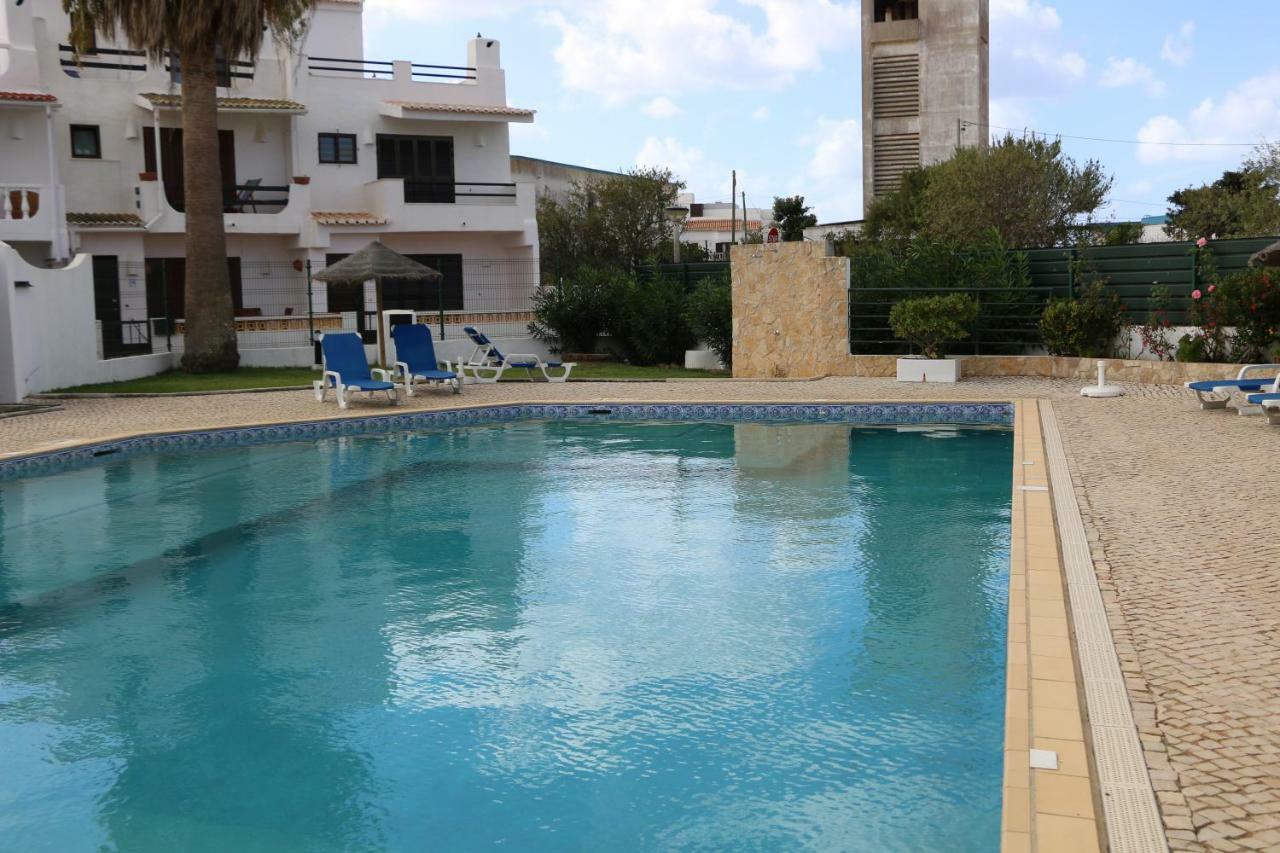 Moradia T2+1 Com Piscina Villa Lagos Luaran gambar